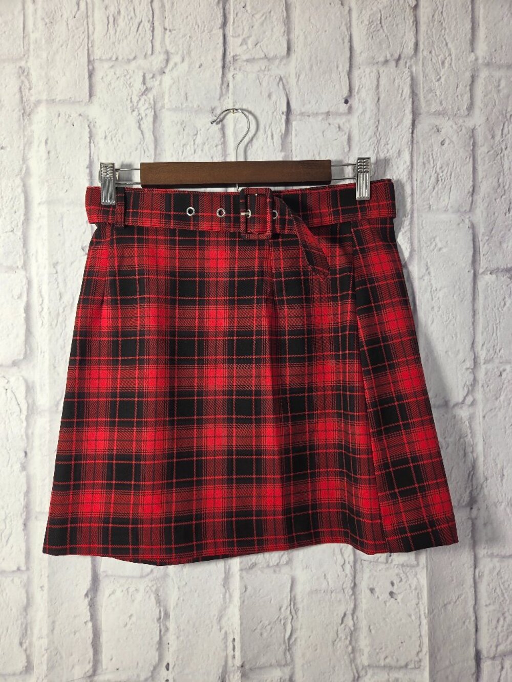 Divided H&M Size 6 Red Black Plaid Mini Skirt with Matching Belt 90s Y2K Skater